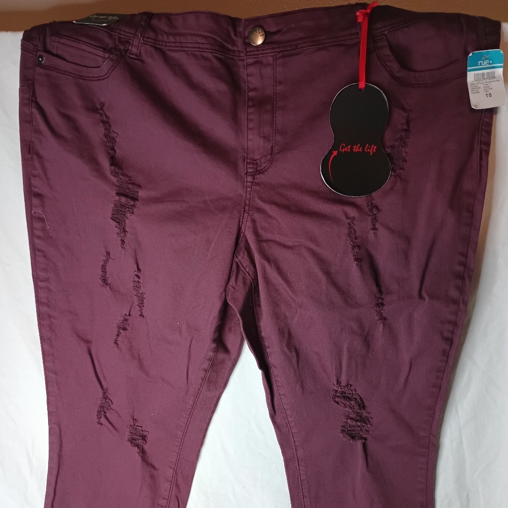Rue21 Women's Skinny Jeans in Rich Burgundy